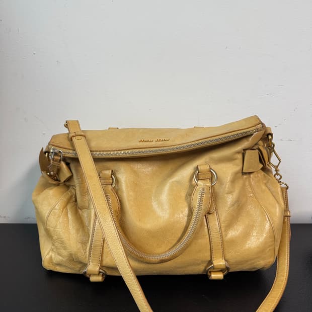 미우미우 비텔로 럭스 사첼 2way백(정품)