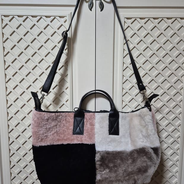 안토니오 크리스티아노 양털 컬러블록 토트백