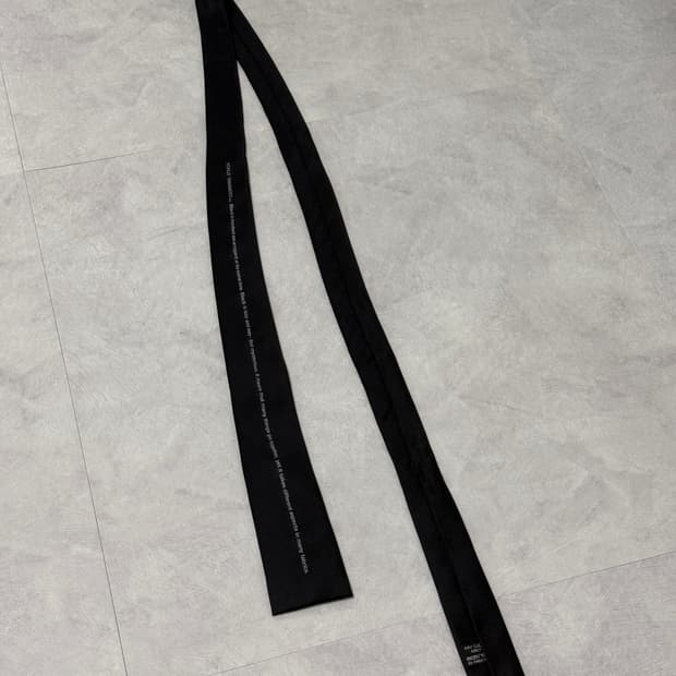 요지 야마모토 S'YTE 레터링 타이 블랙