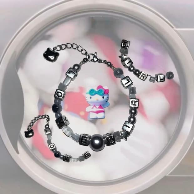Hello Kitty bracelet & necklace 