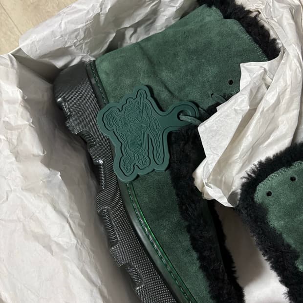 버버리 크리퍼 녹색 블랙 42.5 사이즈 새상품