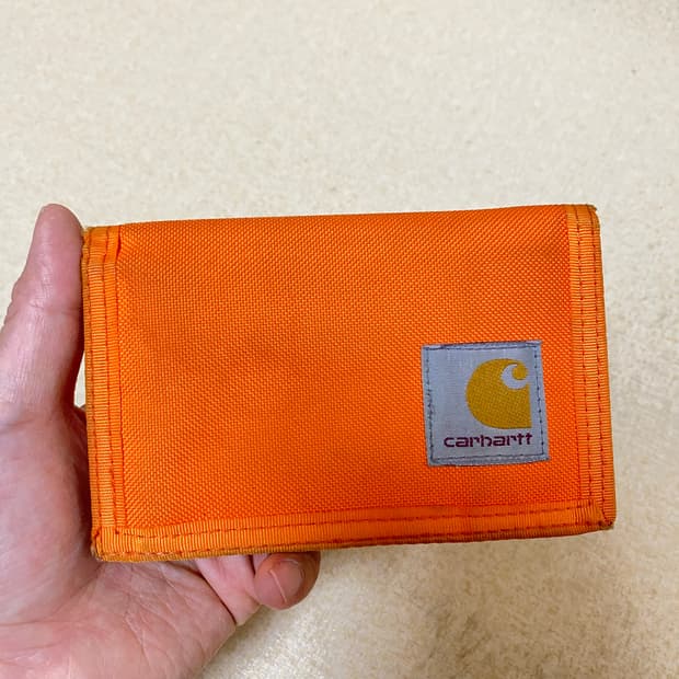 칼하트 오렌지 3단 지갑