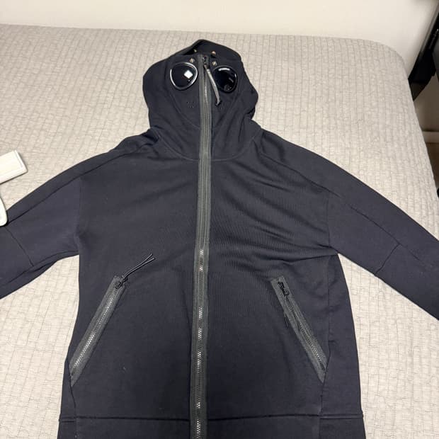 Cp컴퍼니 고글 후드집업