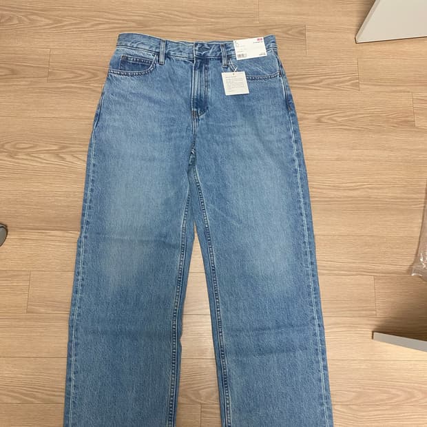 (새상품)유니클로jwa 스트레이트진 연청31사이즈