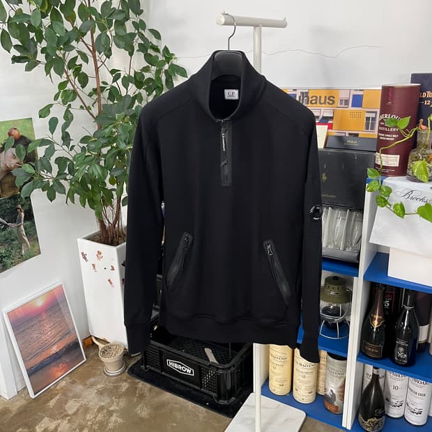 Cp컴퍼니 렌즈와펜 풀오버 하프집업 L