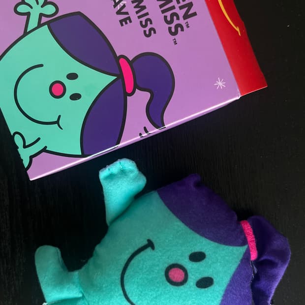 맥도날드 해피밀 리틀 미스 브레이브 키링