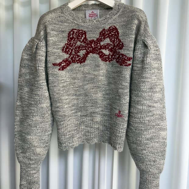 비비안웨스트우드 2025AW 레드라벨 리본 안타시안 니트