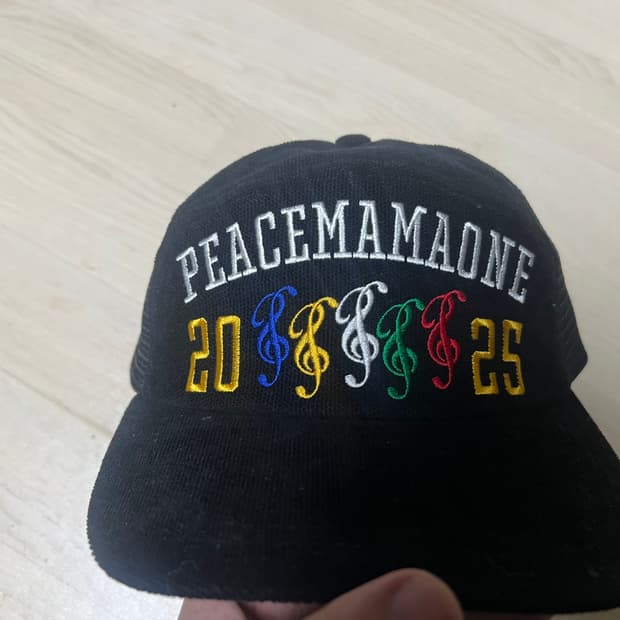 피스마이너스원 x 2025 마마 어워즈 피스마마원 캡 메쉬