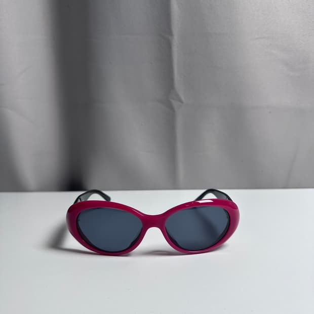 샤넬 오벌 프레임 선글라스 – 1990s 팝 아이콘 리에디션