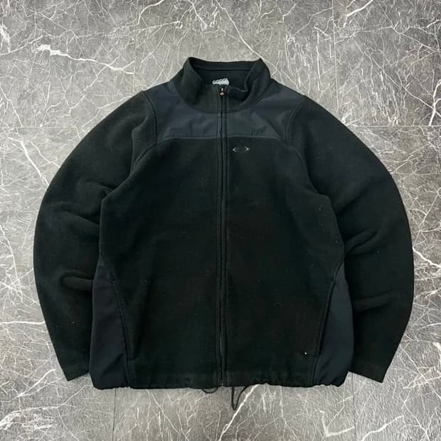 오클리 아이콘로고 배색 플리스 집업 자켓 블랙