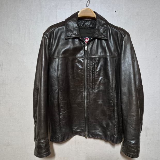 VICTORiNOX 빅토리녹스 가죽자켓( m)