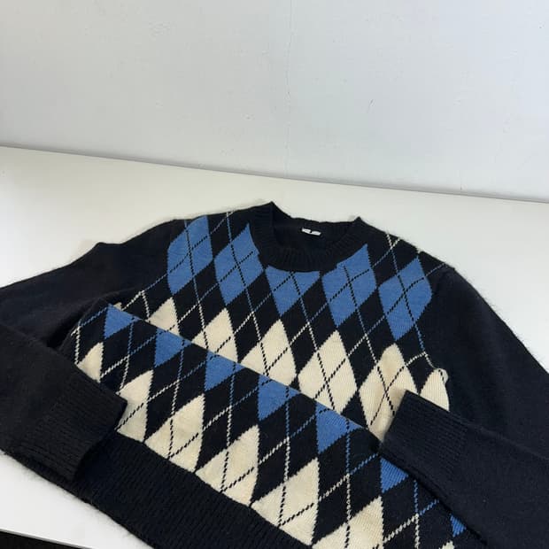 M 아르켓 네이비 아가일 모헤어 라운드니트