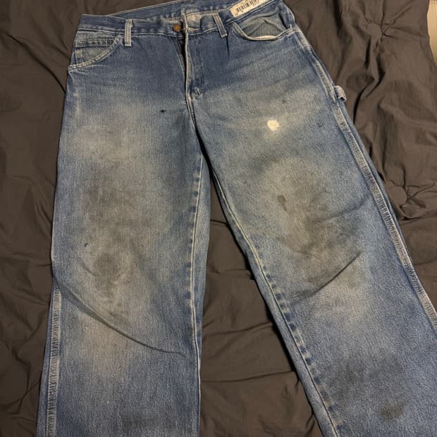 Dirty Dickies carpenter