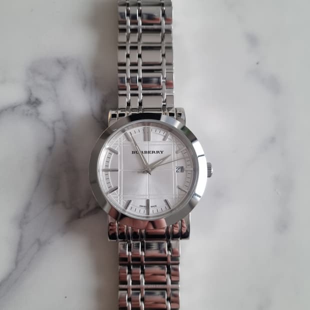 버버리 헤리티지  남성 시계