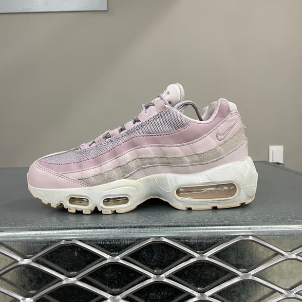 나이키 에어 맥스 95 베얼리 로즈 240