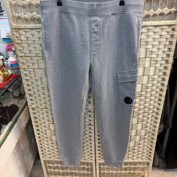 36 정품 cp컴퍼니 트레이닝 조거팬츠 팝니다