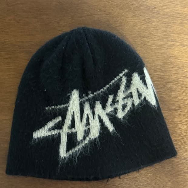 스투시 브러쉬드 비니 블랙