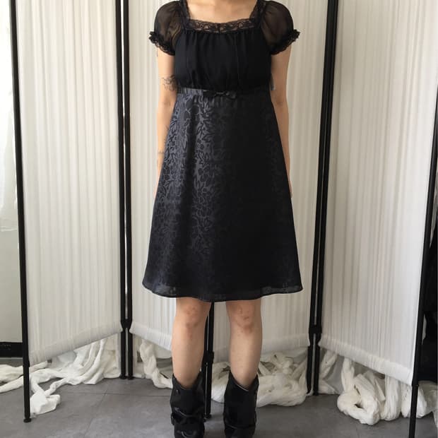 Lace trimming glossy pattern point onepi