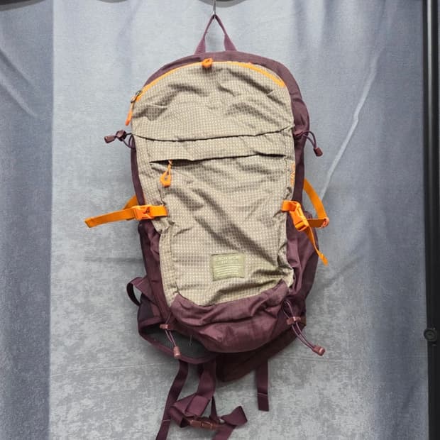 코오롱스포츠 Zeus 25 등산 백팩 버건디