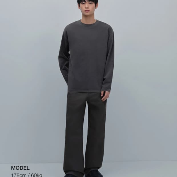 [무신사스탠다드] 피그먼트 릴렉스드 크루넥 긴팔티 차콜그레이 L 미개봉