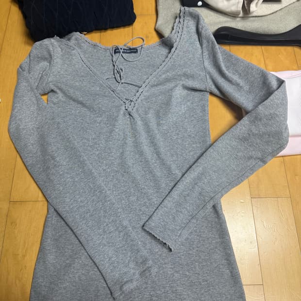 브랜디멜빌 아일렛 회색 긴팔 티셔츠