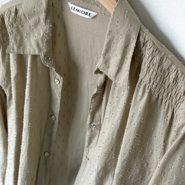 Design nep fabric shirred blouse shirt