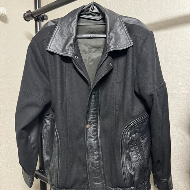 올블랙 가죽 요크 & 엘보우 패치 울 자켓