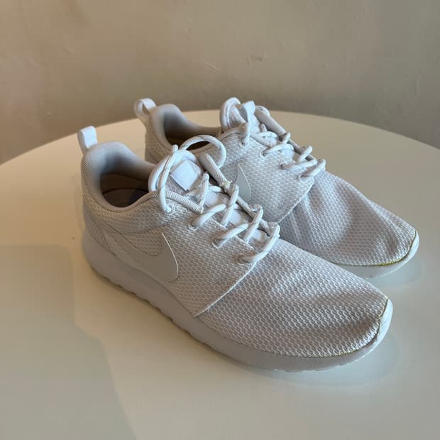 [US6/230] 우먼스 나이키 로쉬 원 '트리플 화이트' (511882