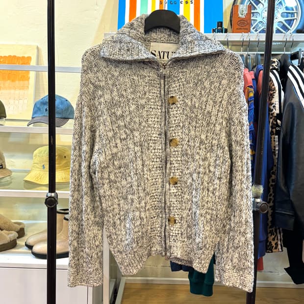 satur 테오 투톤 니트집업