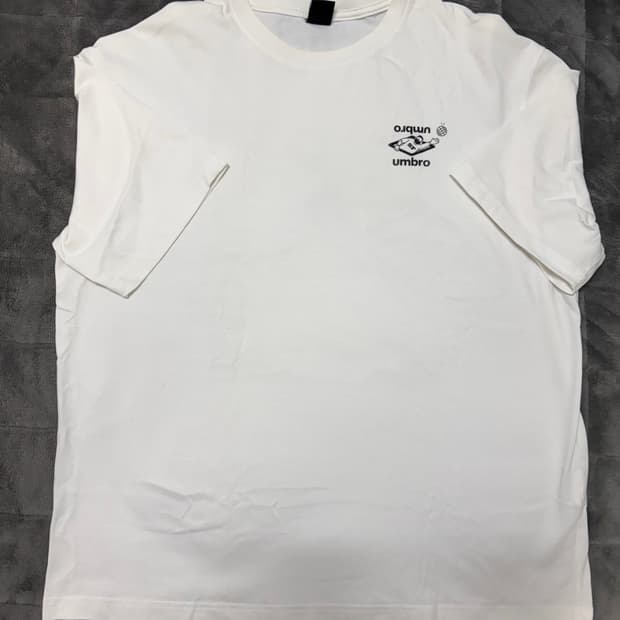 엄브로 반팔 티셔츠 L