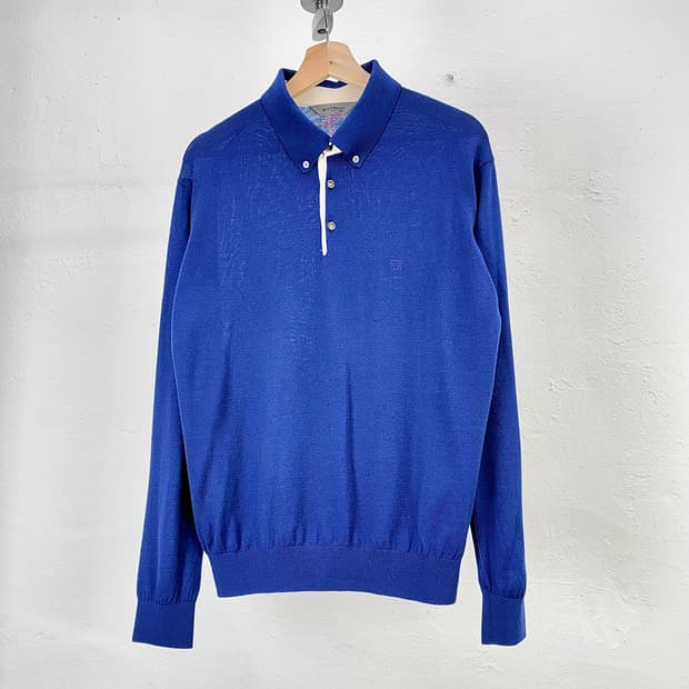 지방시 블루 버튼 카라 자수 니트 스웨터
