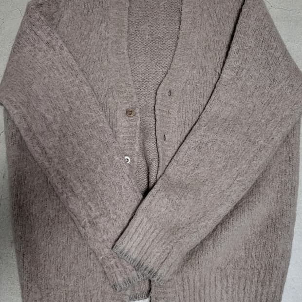 아미 브러쉬드 가디건