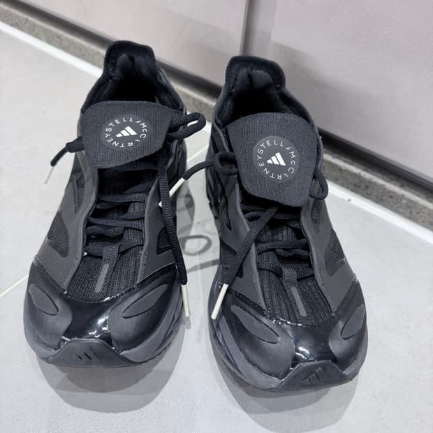 아디다스 by 스텔라 맥가트니 아디스타 블랙