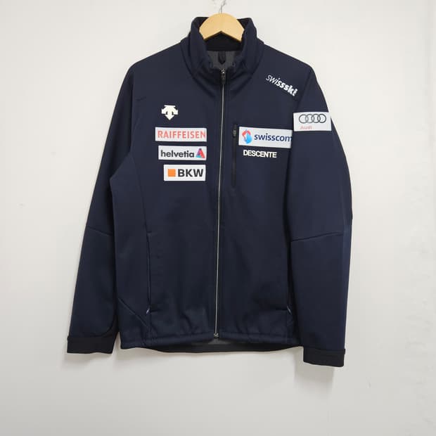 데상트 아우디 스위스 자켓 105