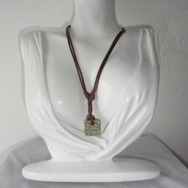 yujagi button necklace