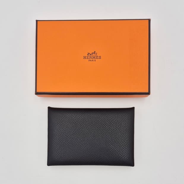 에르메스 컬비 카드홀더
(Calvi Card Holder)
W 각인(20