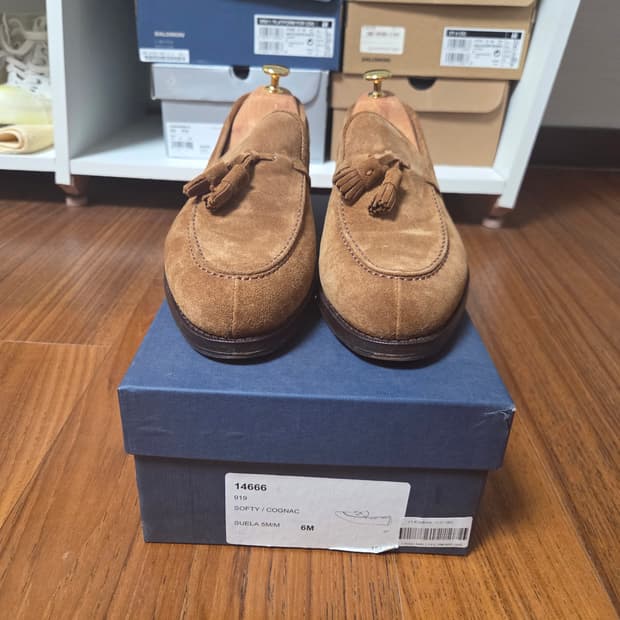 Yanko 수엘라 스웨이드 태슬 로퍼