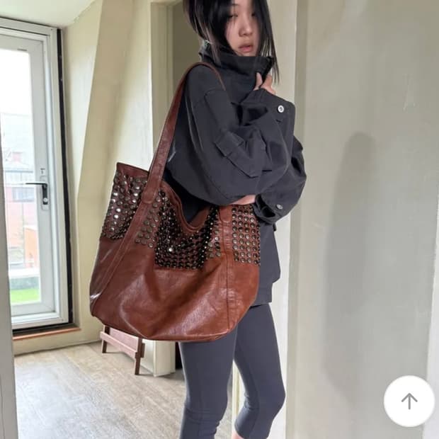 당일배송) 팁씨 로엠 스터드 백 카멜 보부상 가방 roam stud