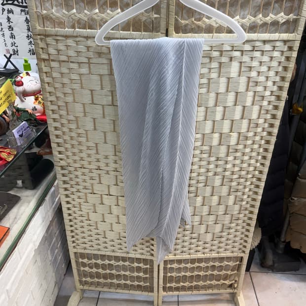 정품 플리츠플리즈 스카프 팝니다