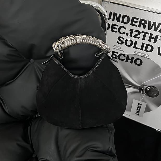 입생로랑 몸바사 숄더백