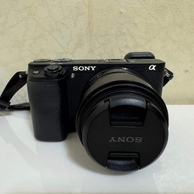 [민트급] 소니 a6300바디 / SEL35F18렌즈