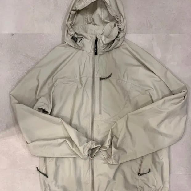 카키스 바람막이.