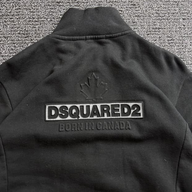 디스퀘어드 빅로고 올드스쿨 하이넥 스웻 집업 자켓 3150