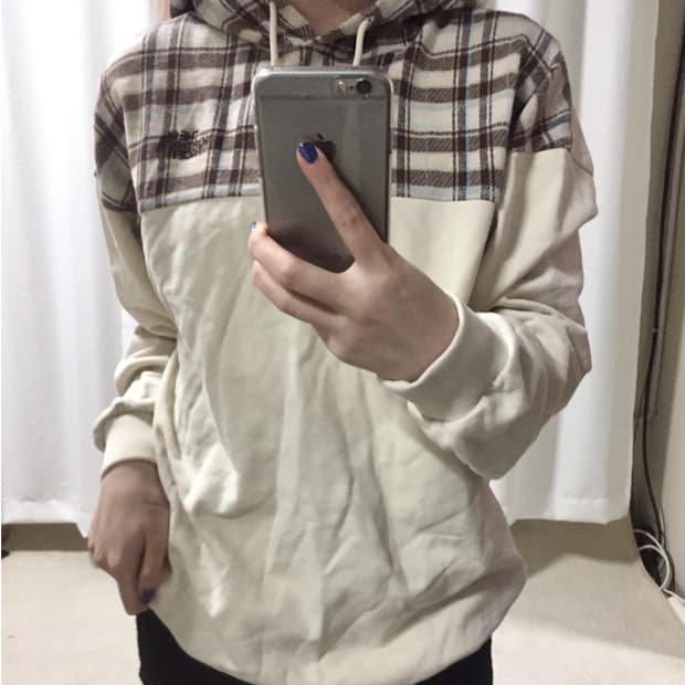 노스페이스 체크 아이보리 후드 티