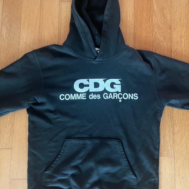 꼼데가르송 후드티