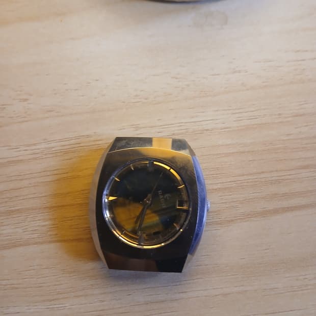 라도 발보아 시계