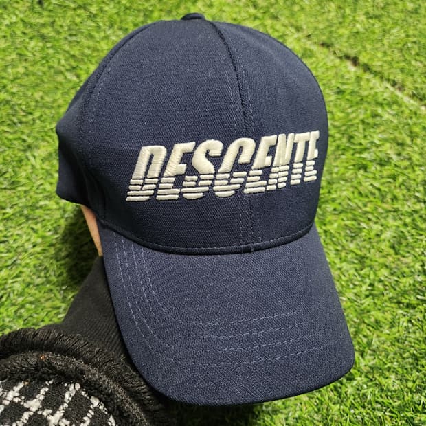 데상트 네이비 볼캡 🧢 | 스트릿 감성 완성템