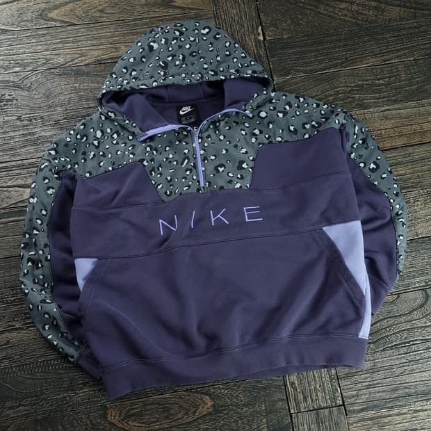 [나이키] 레오파드 오버사이즈 하프집업 후드티 M18018