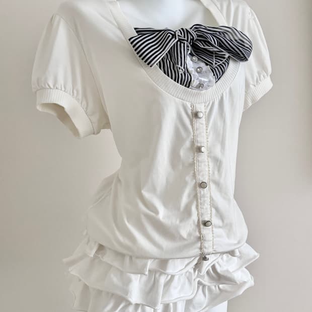Healthy Karen 생화이트 스트라이프 리본 로걀탑 큐빅 프릴 갸루