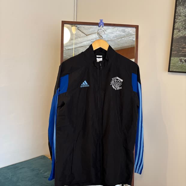 아디다스 러닝자켓